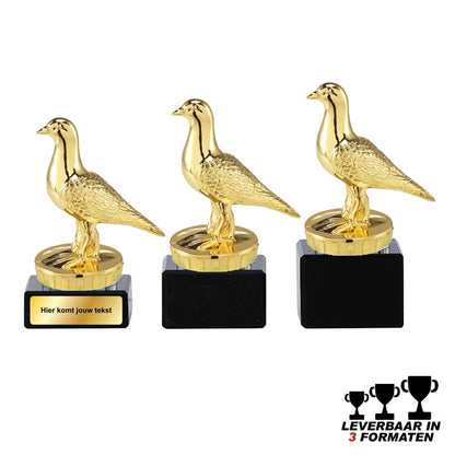 Goudkleurige duivensport trofee met postduif op zwarte marmer voet – verkrijgbaar in 10, 11 en 12 cm – personaliseerbaar met label of graveerplaatje