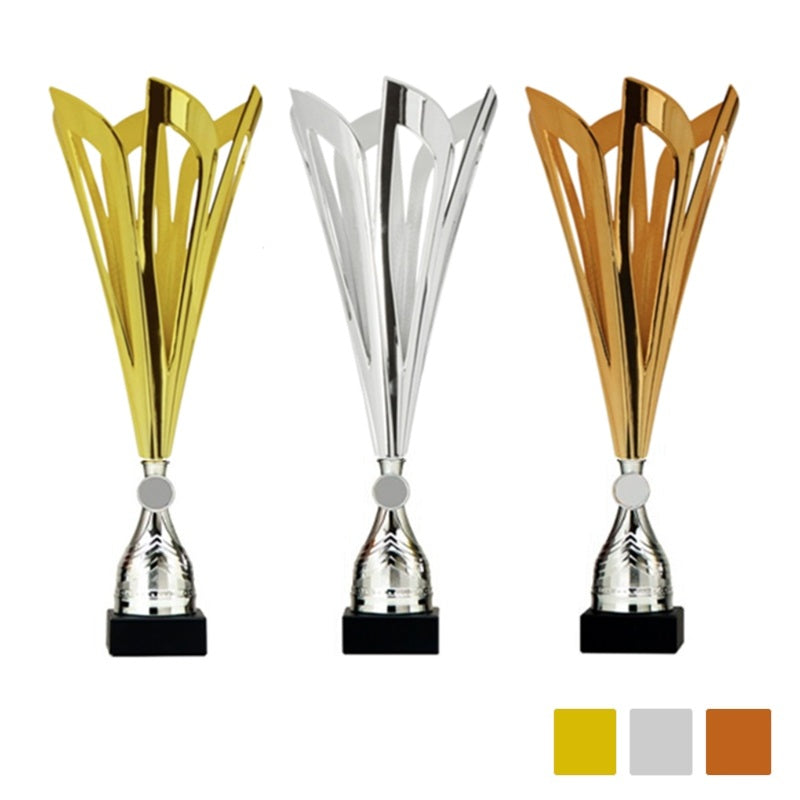 Goedkope gouden trofee Mastela – 45 cm hoog – modern design met personalisatieoptie