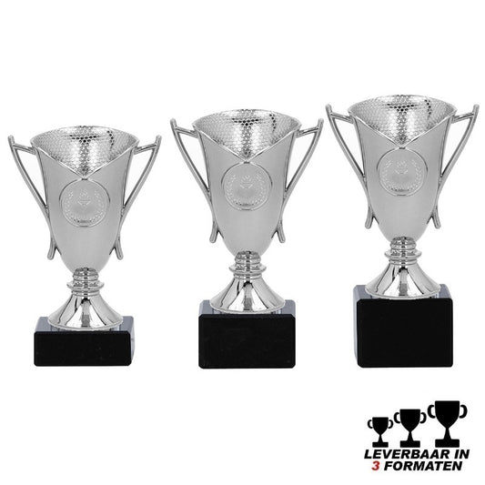 Zilveren trofee VILOR met zwarte marmeren voet – leverbaar in 3 formaten en optioneel te personaliseren met eigen logo of tekst