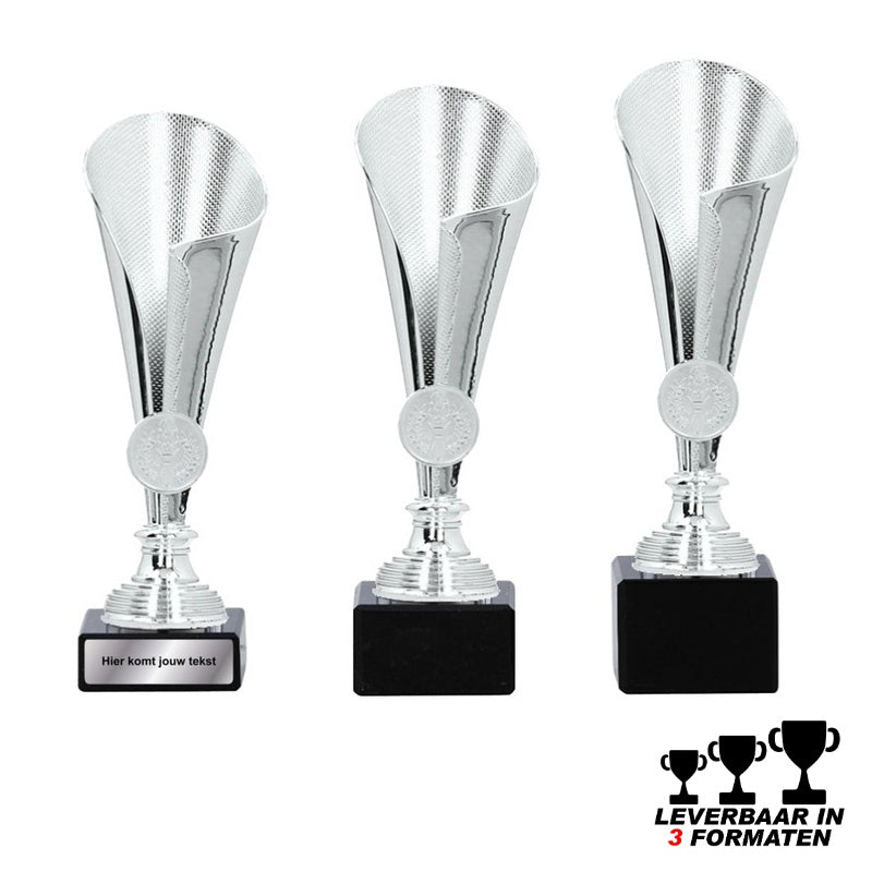 Zilveren prijzenbeker Korba middel formaat – 20 t/m 22 cm met optionele personalisatie