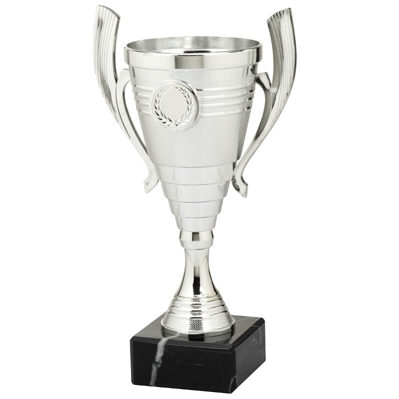 Zilveren prijzenbeker Chota – 22 cm – goedkope sporttrofee met luxe marmer voet