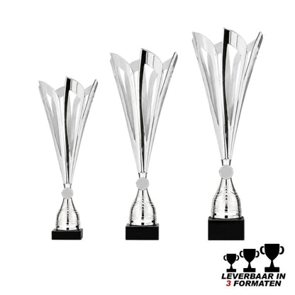 Trofee Como zilverkleurige kunststof trofee op marmeren voet leverbaar in 44, 45 en 46 cm