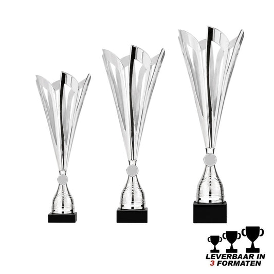 Trofee Como zilverkleurige kunststof trofee op marmeren voet leverbaar in 44, 45 en 46 cm