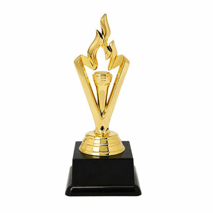 Gouden victory award trofee 13 cm met vlam design en zwarte voet