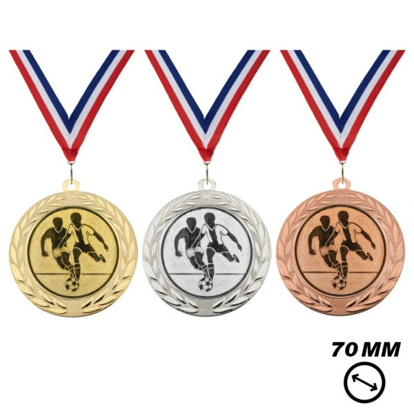 Voetbal medaille 70 mm van metaal in goud, zilver en brons met halslint