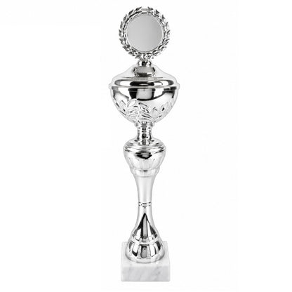 Zilveren Trofee Verona is een goedkope prijzenbeker met personalisatieopties zoals graveertekst en eigen logo. 