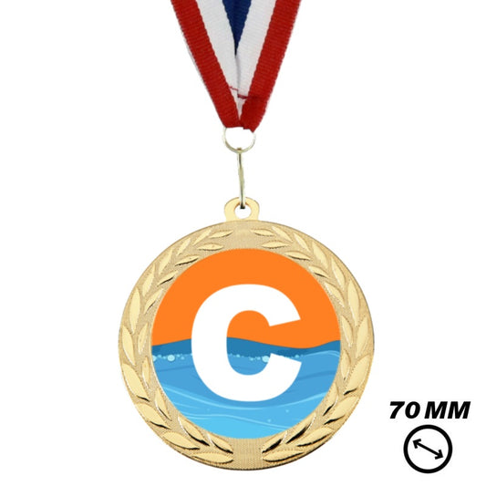 Zwemdiploma C medaille goud 70 mm met rood wit blauw halslint en C opdruk